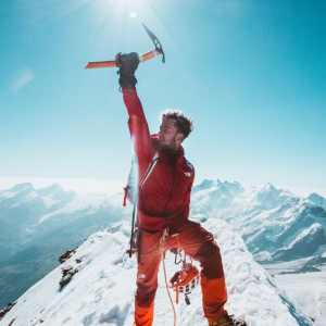 Inoxtag en haut de l'Everest